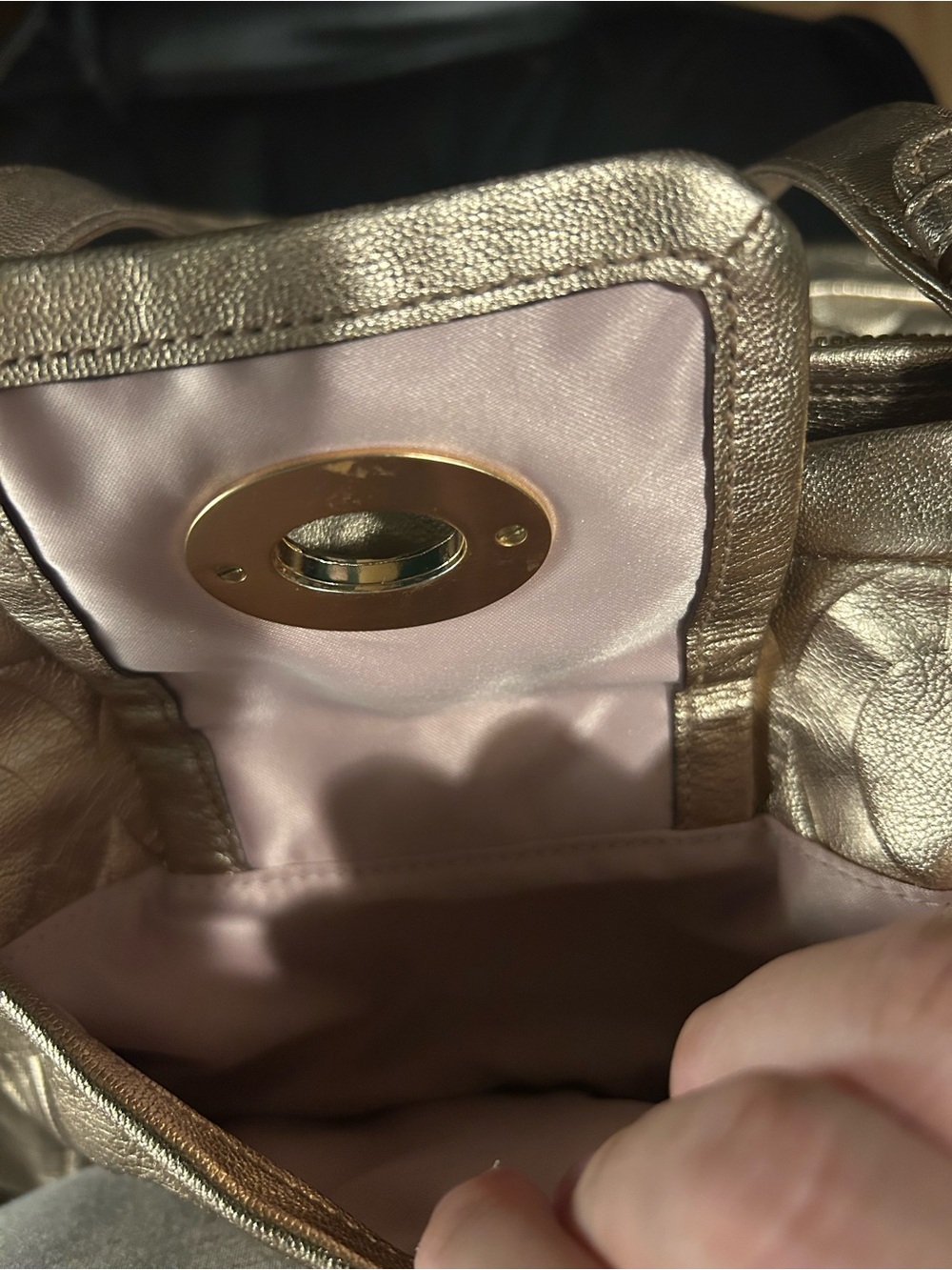 Vintage Rose-Gold COACH Shoulder Bag - Picture 4 of 10